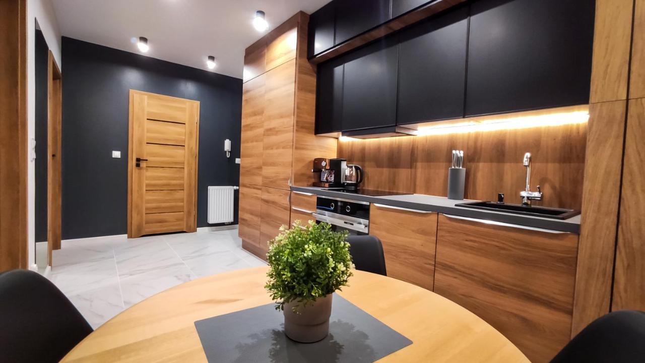 Wroclawska Two Bedroom Apartment