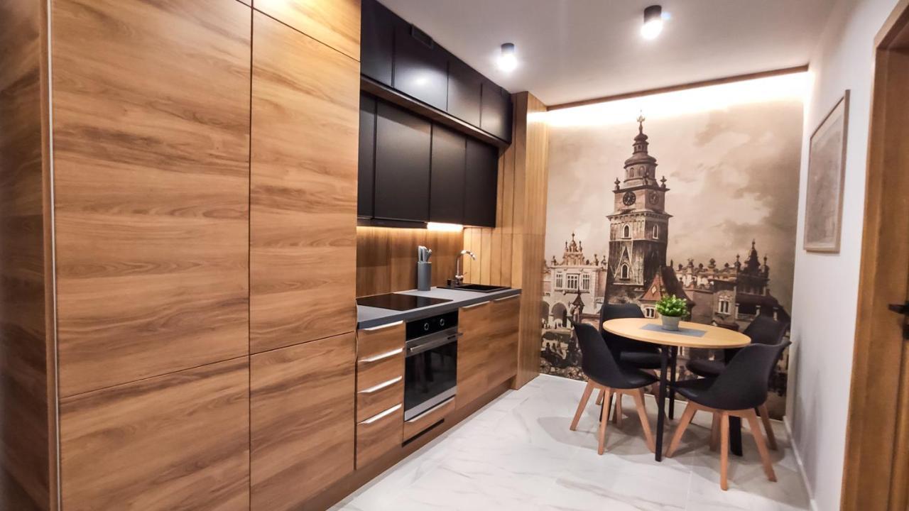 Wroclawska Two Bedroom Appartement *
